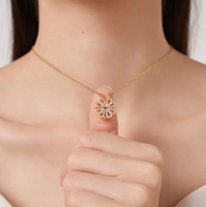 COLLAR TRÉBOL DE CORAZONES