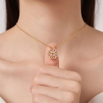 COLLAR TRÉBOL DE CORAZONES